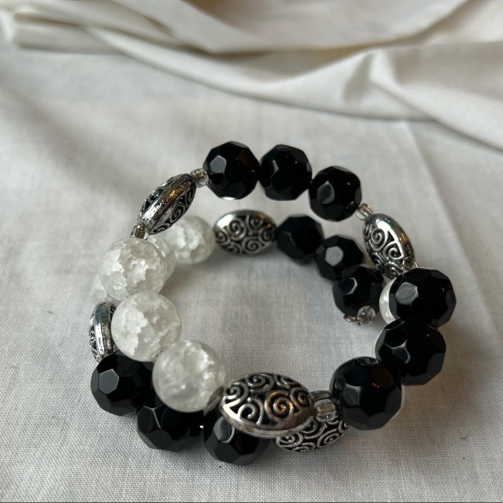 Black and white stretchy  bead bracelet.